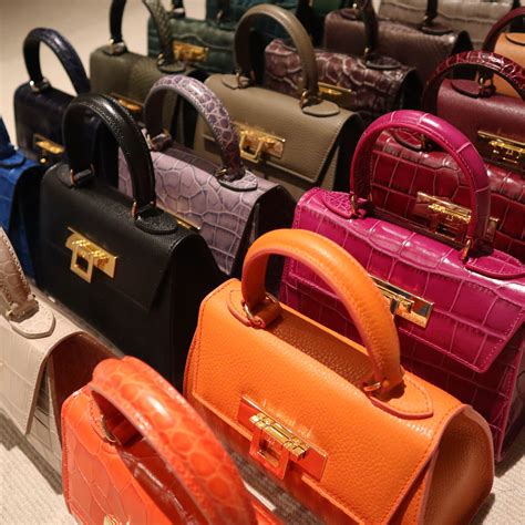 Women's Designer Bag Rental .